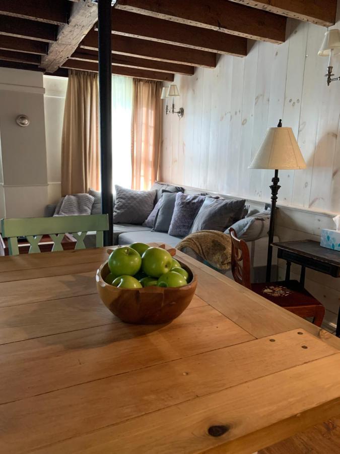 Innkeeper'S Place B&B Stafford Екстер'єр фото