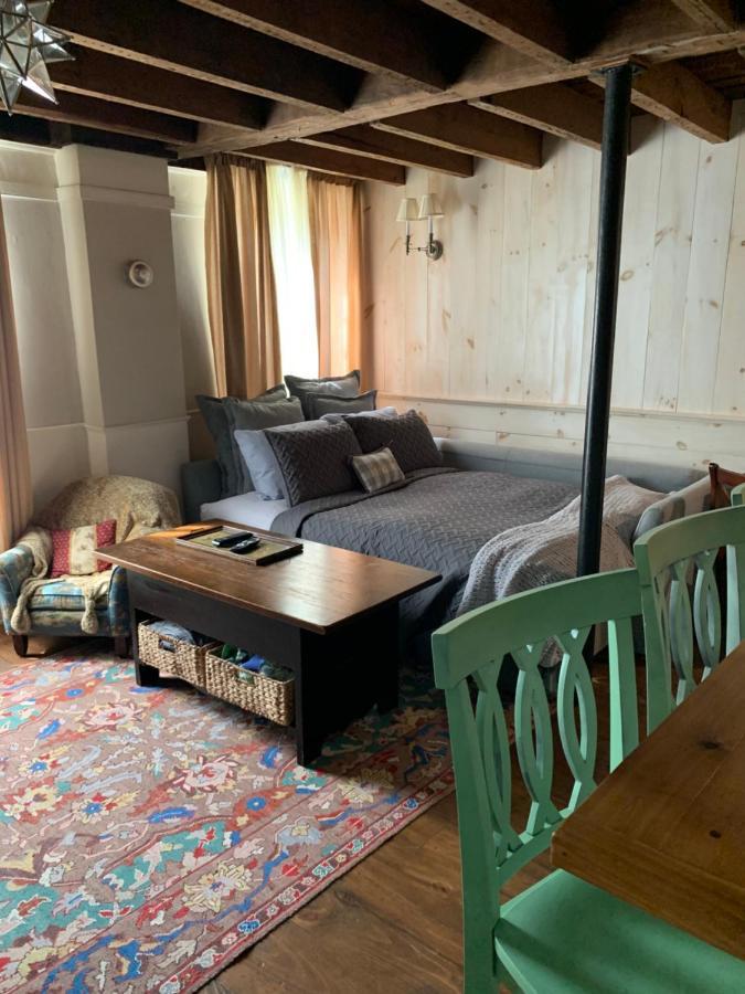 Innkeeper'S Place B&B Stafford Екстер'єр фото